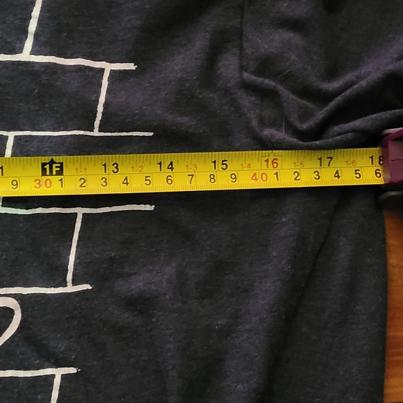 3/$50 Pink Floyd women's szM short sleeve band T. Navy blue - Picture 6 of 7